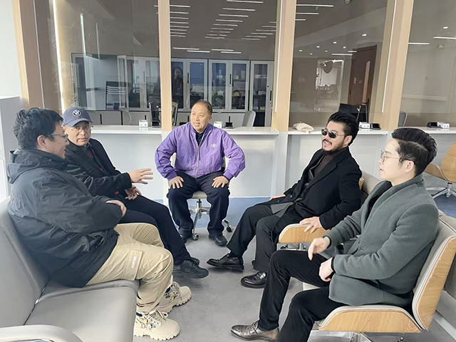 1204-07.jpg 1204-07.jpg